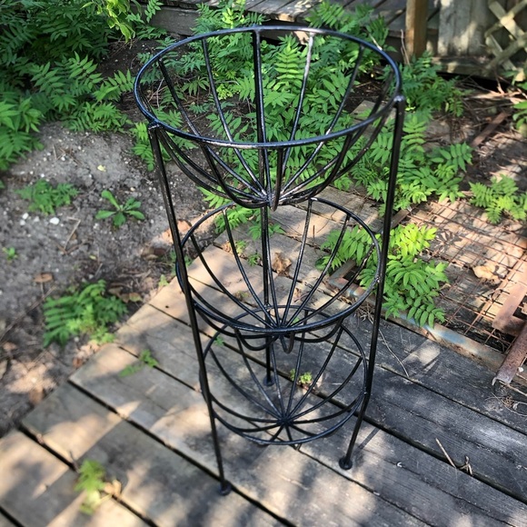 Vtg Cast Iron Three Tiered Basket Planter - Picture 2 of 6